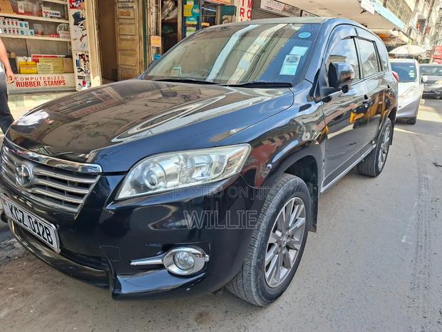 Toyota Vanguard 2012 Black