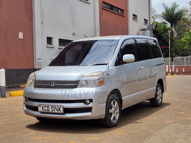 Toyota Voxy X 2WD 8-Seater 2006 Silver