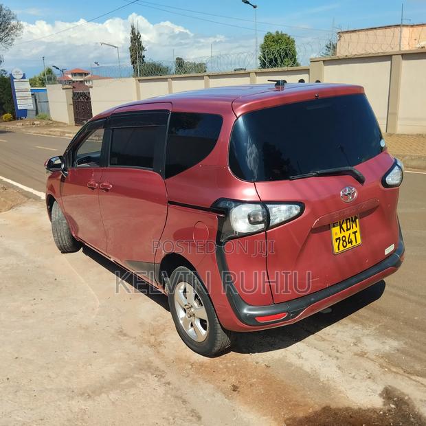 Toyota Sienta 1.5 FWD (6-seater) 2017 Red