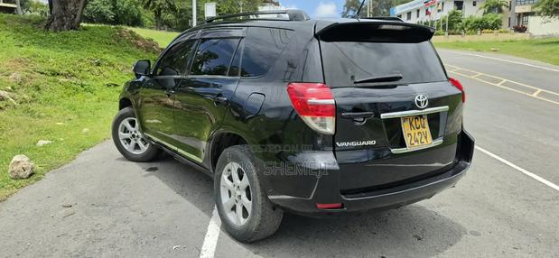 Toyota Vanguard 2012 Black