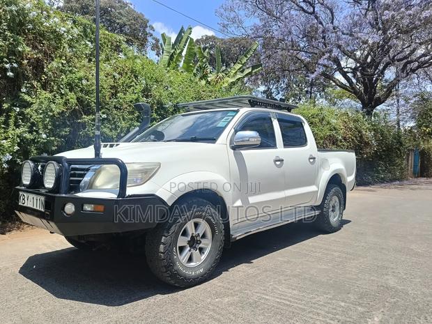 Toyota Hilux 3.0 D-4D 4x4 2013 White