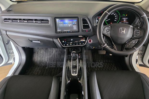 Honda Vezel 1.5 2WD 2019 White