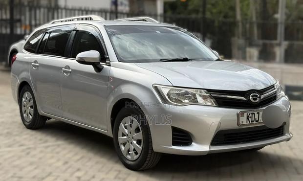 Toyota Corolla Fielder 2015 Silver