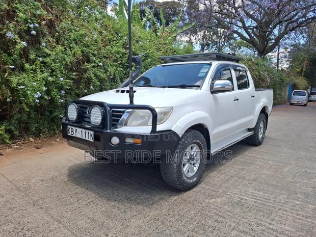 Toyota Hilux 3.0 D-4D 4x4 2015 White