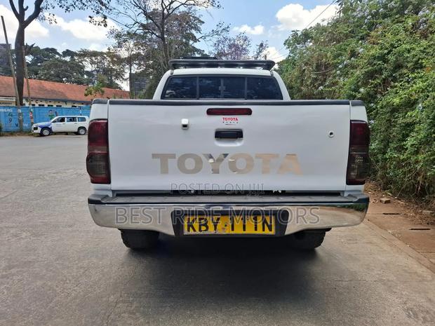 Toyota Hilux 3.0 D-4D 4x4 2015 White