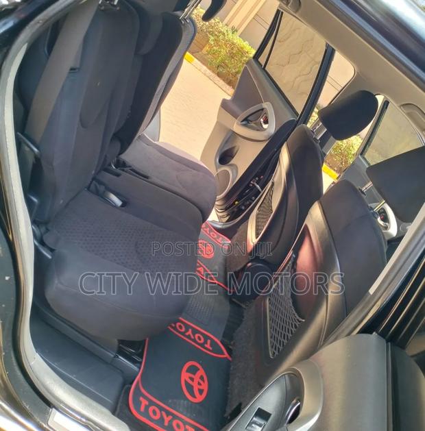 Toyota Vanguard 2012 Black