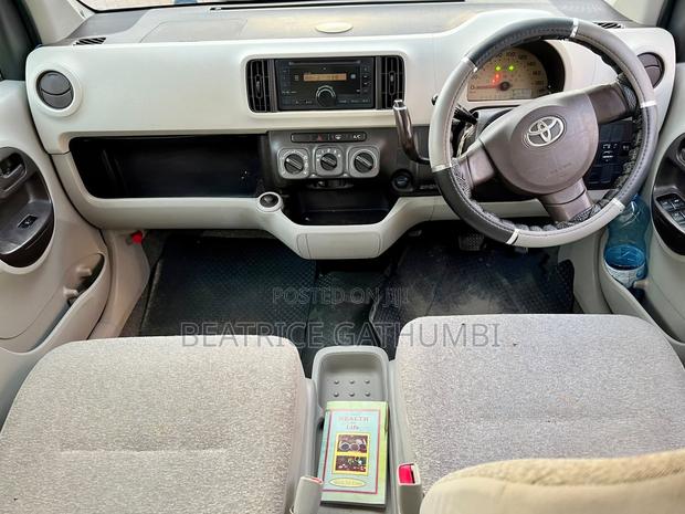 Toyota Passo 1.0 FWD 2013 Pink