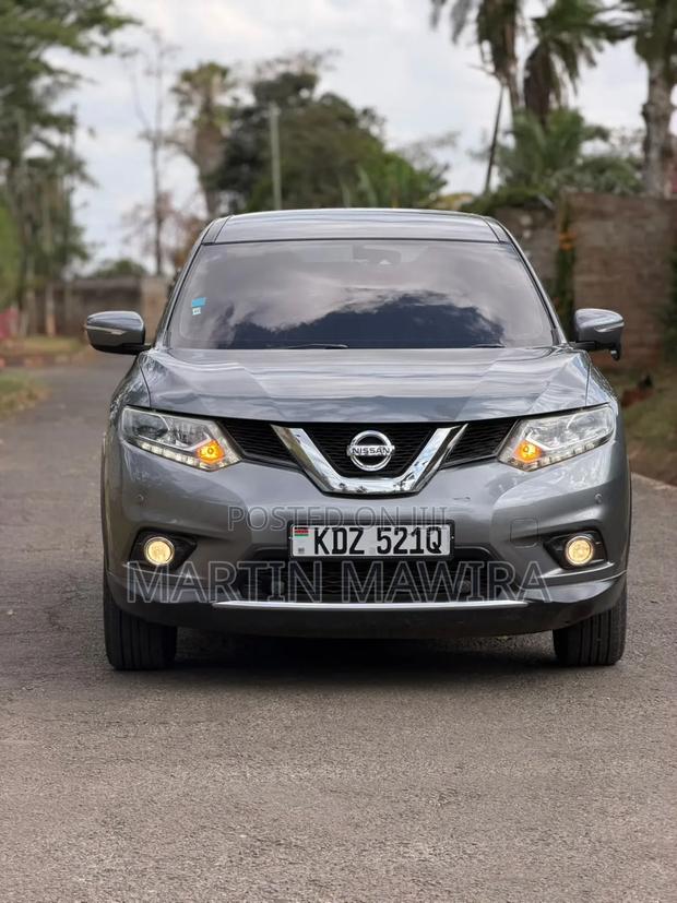 Nissan X-Trail 2015 Gray