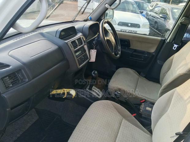 Mitsubishi Pajero 2001 White