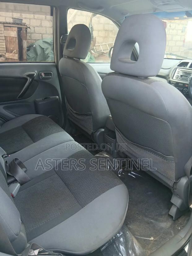 Toyota RAV4 2001 Silver