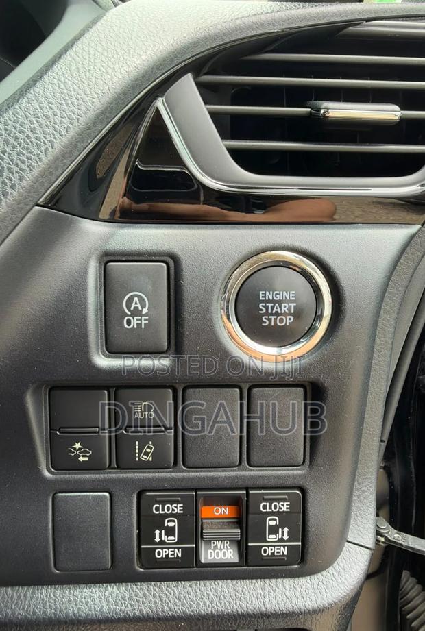 Toyota Noah 2.0 FWD (8 Seater) 2019 Matt Black