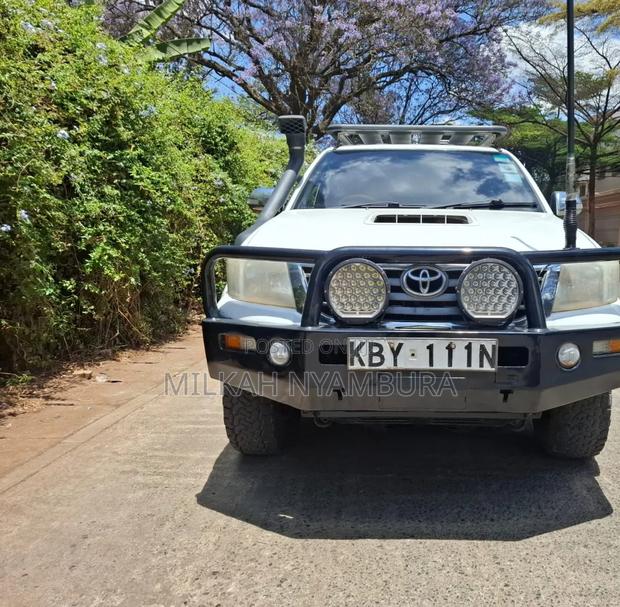 Toyota Hilux 2015 White