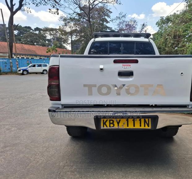 Toyota Hilux 2015 White