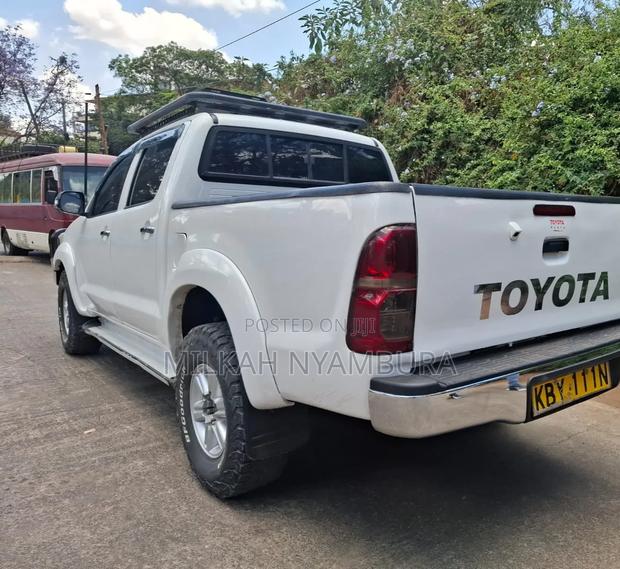 Toyota Hilux 2015 White