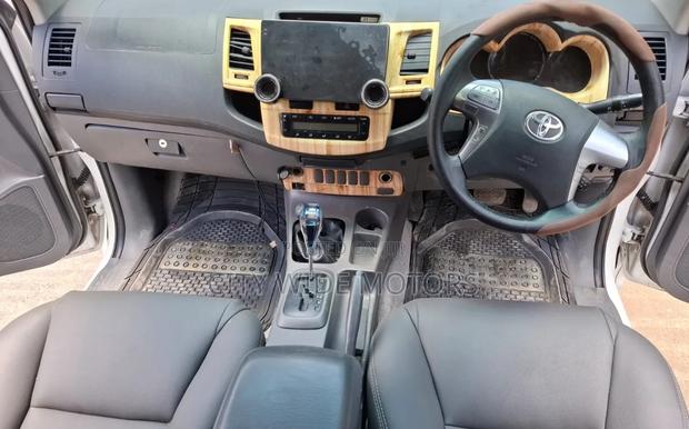 Toyota Hilux 2015 White