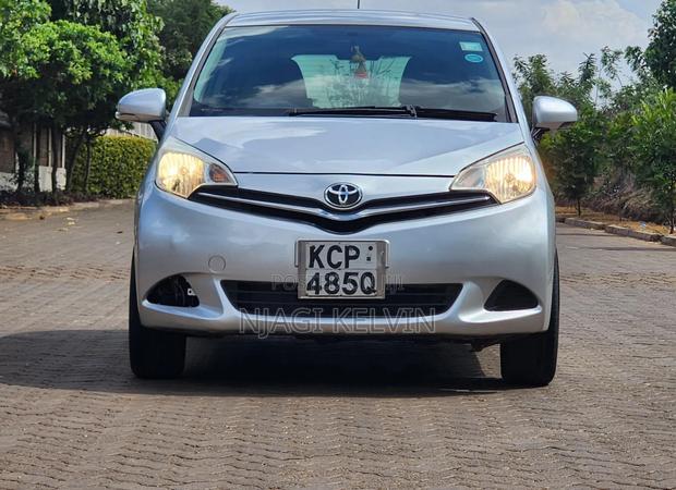 Toyota Ractis 2011 Silver