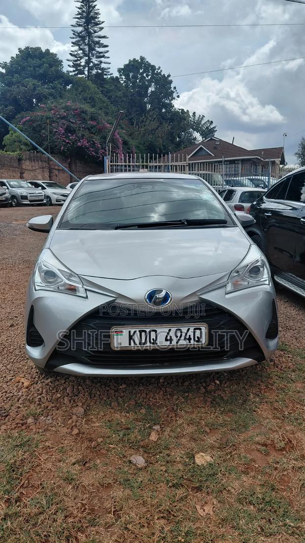 Toyota Vitz 1.5 FWD Hybrid 5dr 2018 Gray