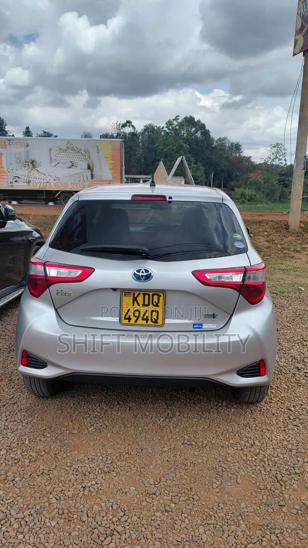 Toyota Vitz 1.5 FWD Hybrid 5dr 2018 Gray