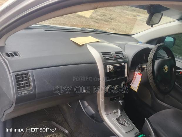 Toyota Corolla Fielder 2010 Silver