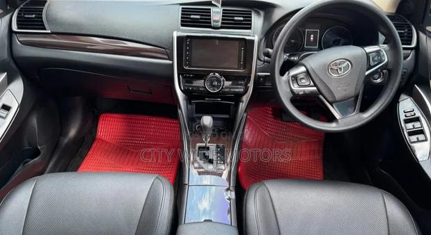 Toyota Premio 1.5 FWD 2018 White
