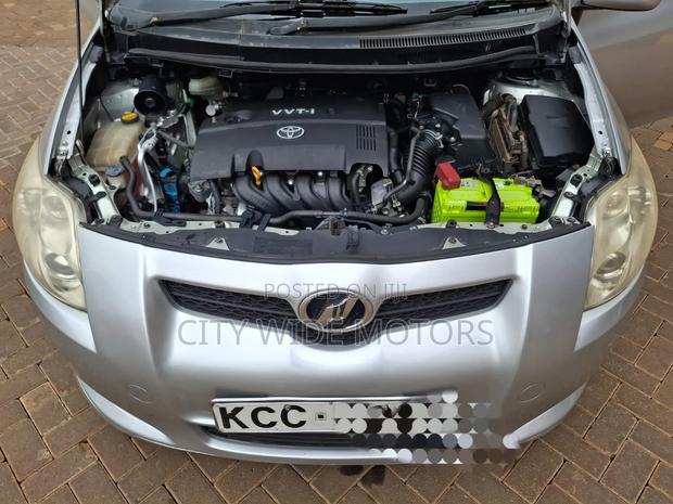 Toyota Auris 2009 Silver