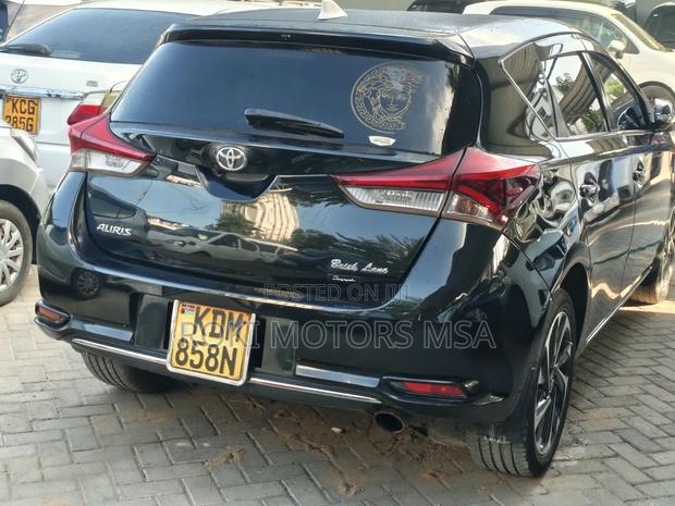 Toyota Auris 2015 Black
