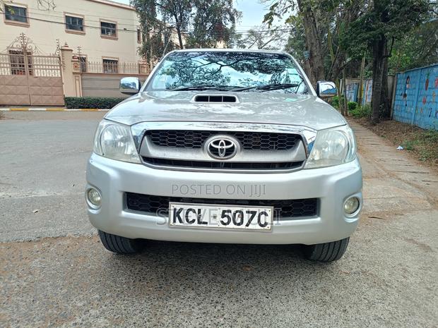 Toyota Hilux 2012 Gray