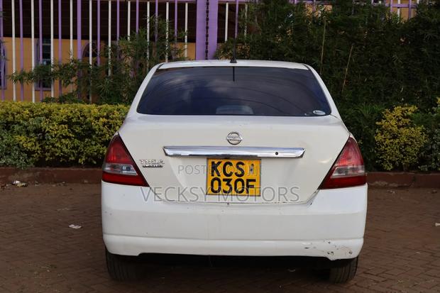 Nissan Tiida 2011 White