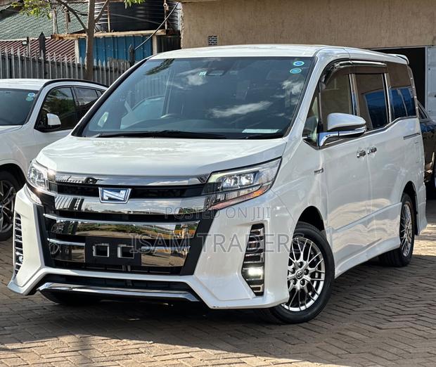 Toyota Noah 1.8 FWD Hybrid (7 seater) 2019 Pearl