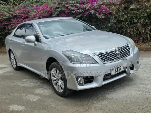 Toyota Crown 2012 Silver