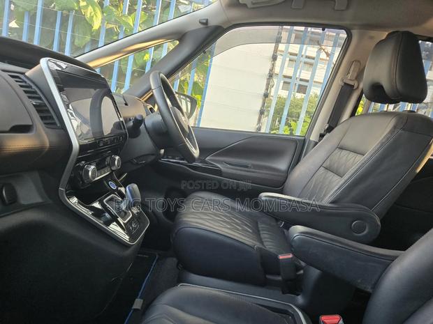 Nissan Serena 2019 Gray