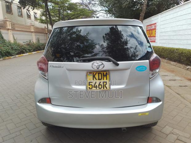 Toyota Ractis 1.5 FWD 2016 Silver