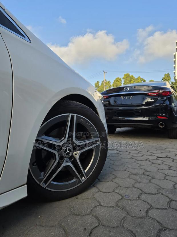 Mercedes-Benz B-Class 2019 White