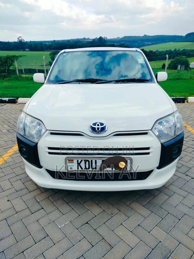 Toyota Probox 1.5 Hybrid GL 2019 White