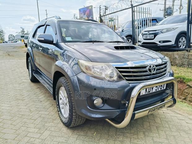 Toyota Fortuner 3.0 D RWD 2014 Gray
