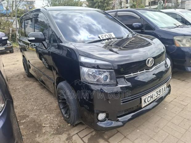 Toyota Voxy X 2WD 8-Seater 2009 Black