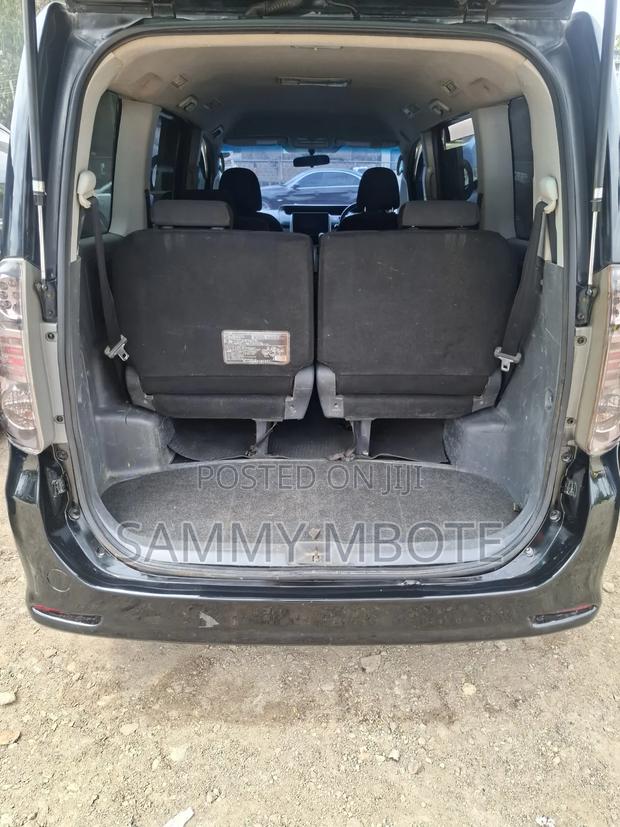 Toyota Voxy X 2WD 8-Seater 2009 Black