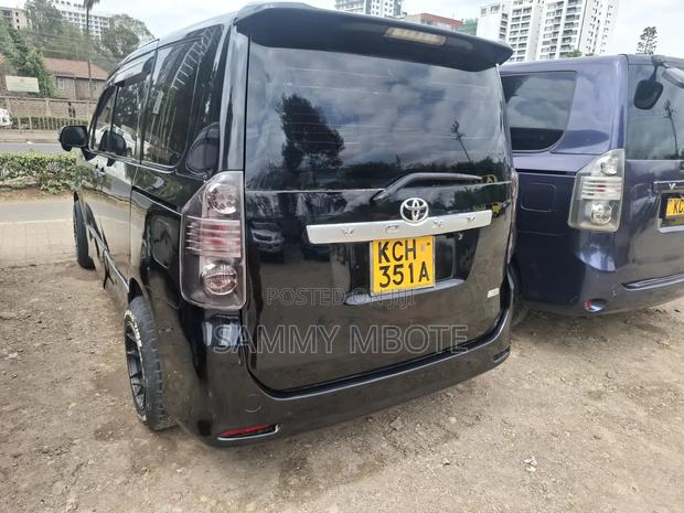 Toyota Voxy X 2WD 8-Seater 2009 Black