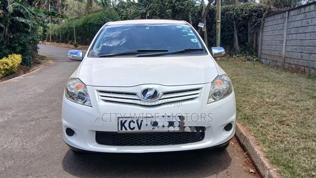 Toyota Auris 2012 White