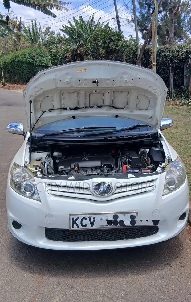 Toyota Auris 2012 White