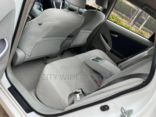 Toyota Prius 2011 White