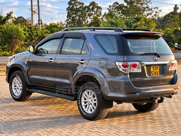 Toyota Fortuner 2.5 D AWD 2013 Gray