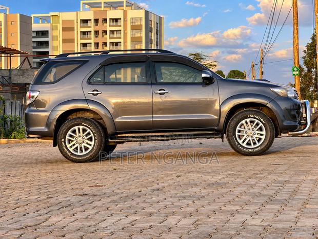 Toyota Fortuner 2.5 D AWD 2013 Gray