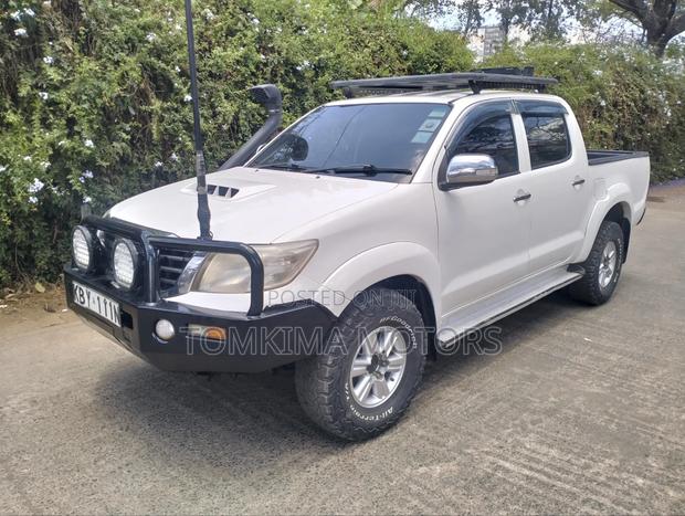 Toyota Hilux 2013 White