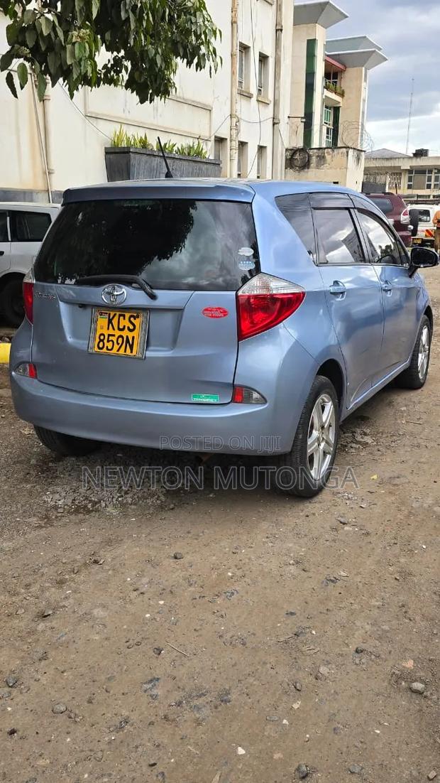 Toyota Ractis 1.5 FWD 2013 Blue