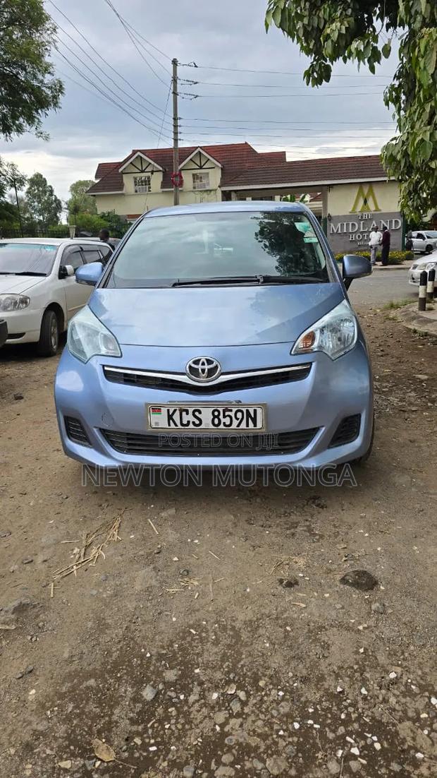 Toyota Ractis 1.5 FWD 2013 Blue