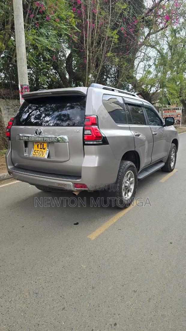 Toyota Land Cruiser Prado 2020 Gray