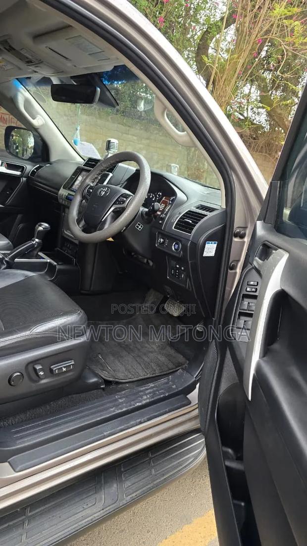 Toyota Land Cruiser Prado 2020 Gray