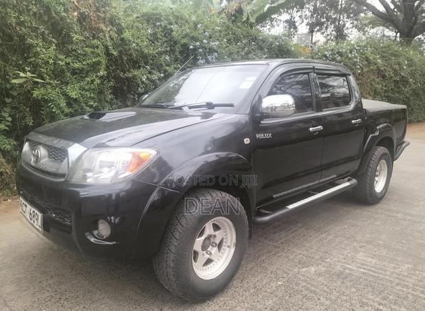 Toyota Hilux 2011 Black
