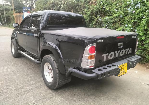 Toyota Hilux 2011 Black
